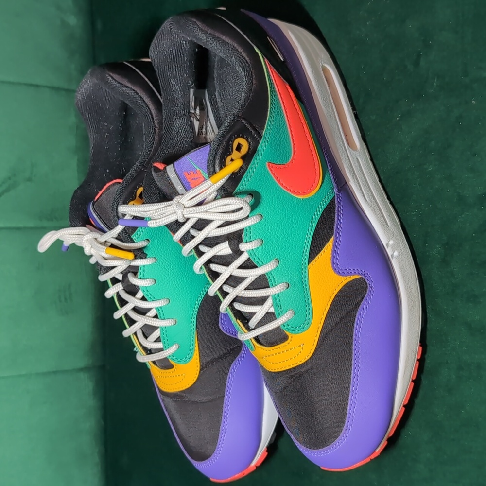 Nike Air Max 1SE Windbreaker Size 10 US Men's Pre-Owned No Box